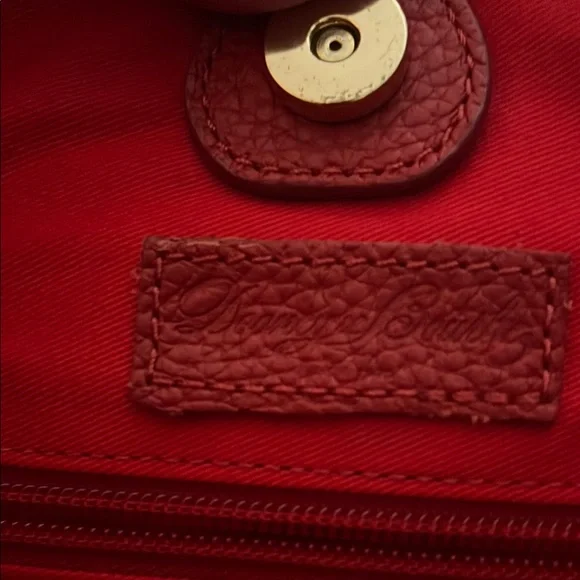 Elegant Red Leather Tote Bag - Picture 9 of 10